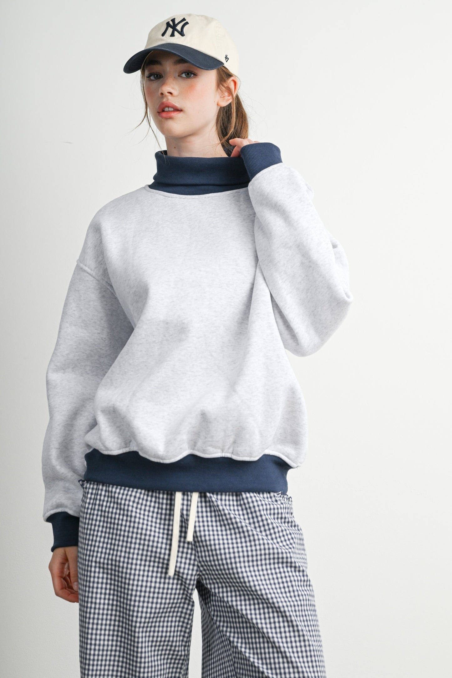 Cozy Relaxed Mock Neck Fleece Sweatshirt